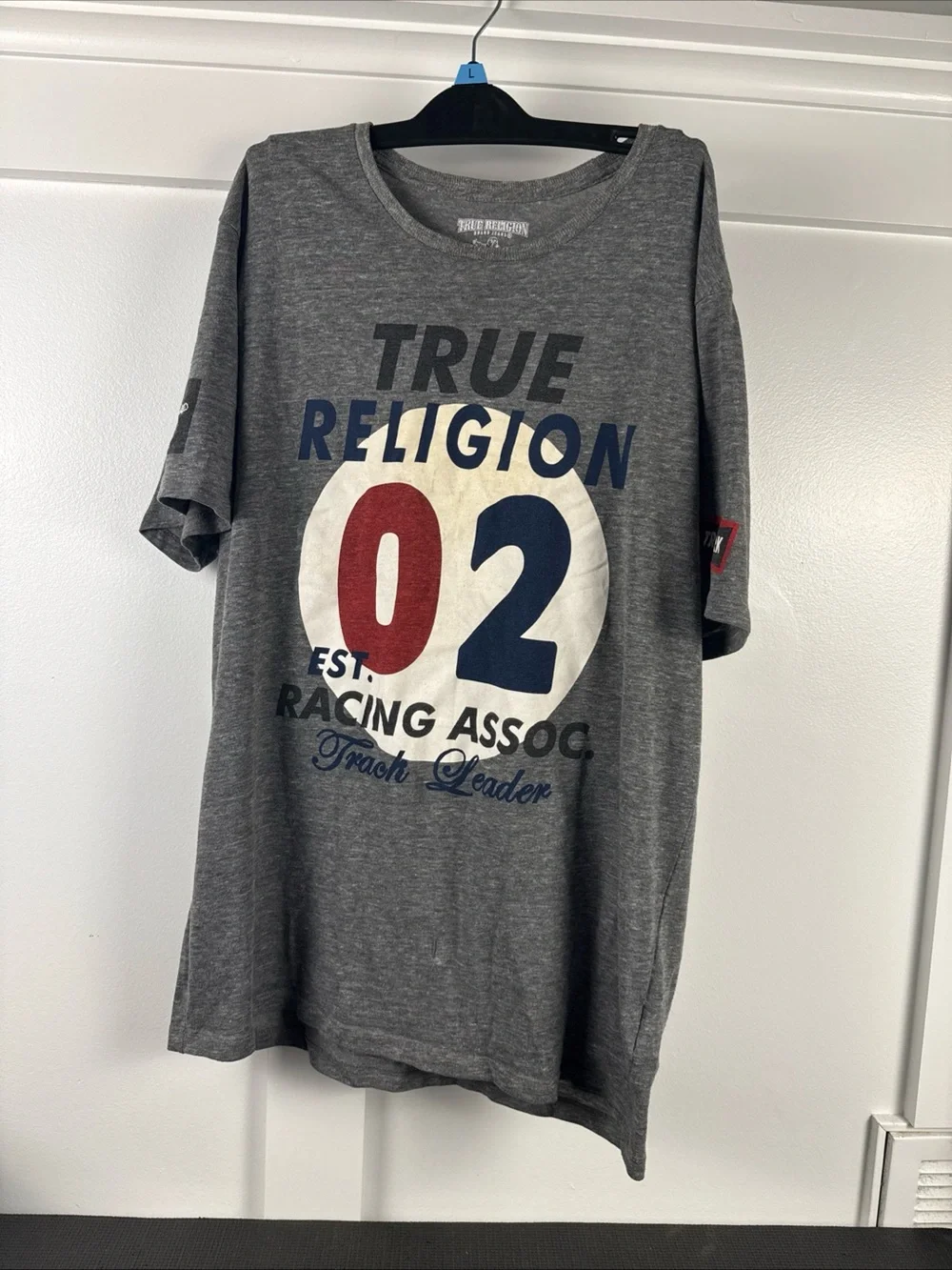 True Religion Gray Short Sleeve Tee with Red & Navy Graphic Mens XL